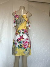 Load image into Gallery viewer, Women’s Yellow floral dress
